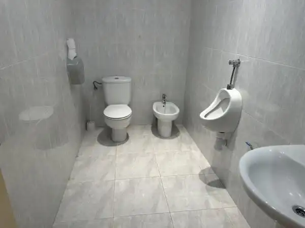 Badezimmer von Büro zum Verkauf in Novelda mit Heizung