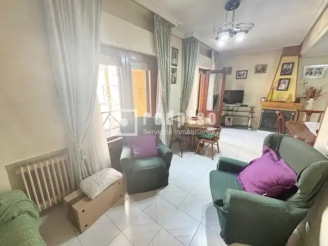 Sala d'estar de Dúplex en venda en Guadalajara amb Calefacció, Terrassa i Moblat