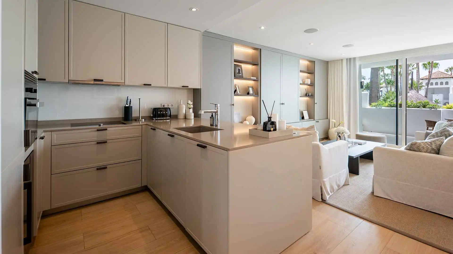 Cocina de Apartamento en venta en Marbella con Aire acondicionado, Terraza y Piscina