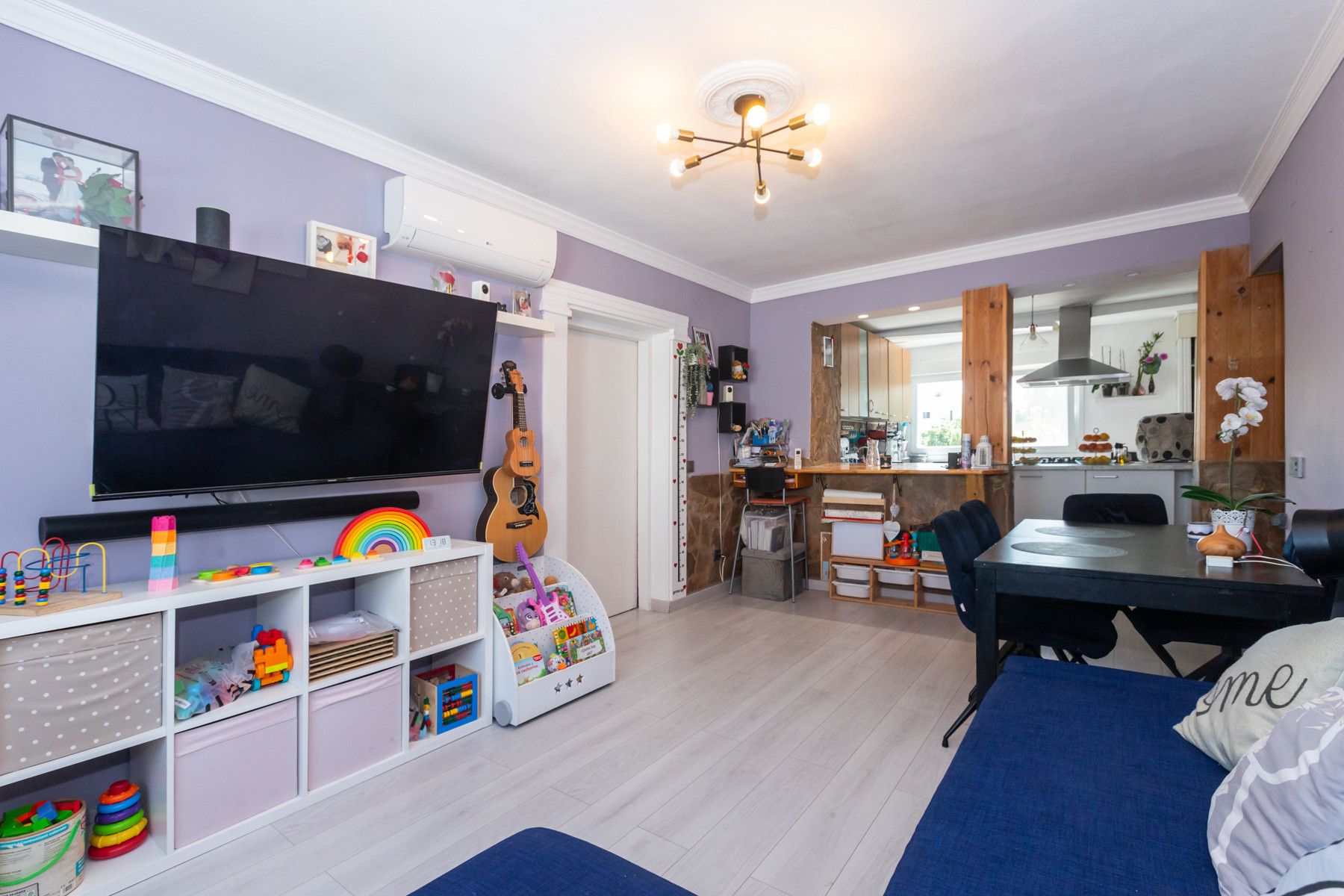 Sala de estar de Piso en venta en Estepona con Aire acondicionado, Piscina y Piscina comunitaria