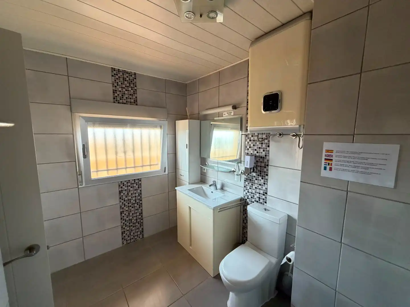 Badezimmer von Wohnung zur Miete in Torrevieja mit Heizung, Möbliert und Waschmaschine