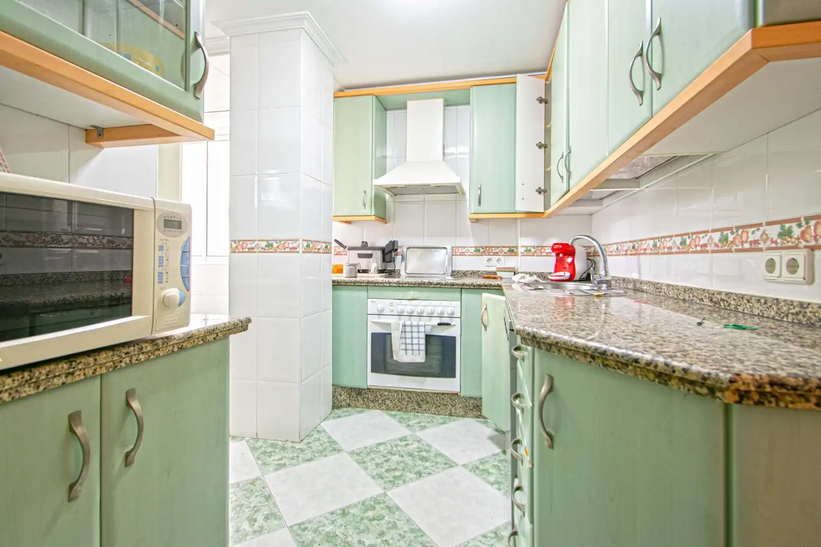 Kitchen of Ground floor for sale in Sevilla  with Air Conditioner and Heating