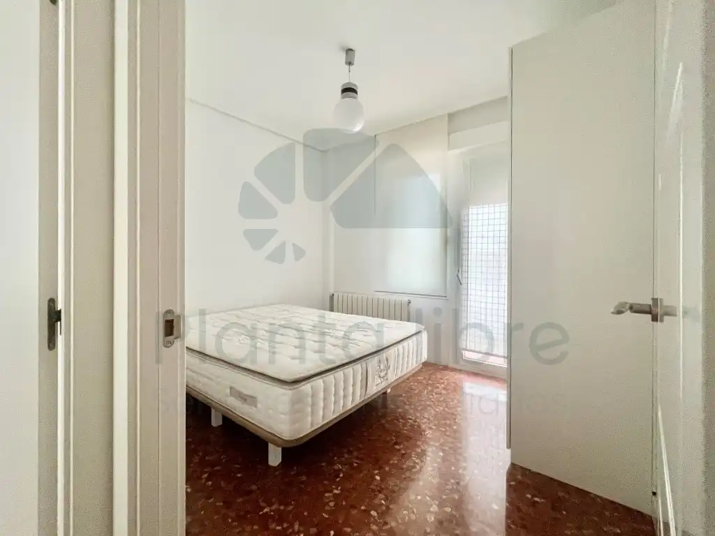 Apartament amb terrassa en venda a Avenida De La Paz, imagen 7