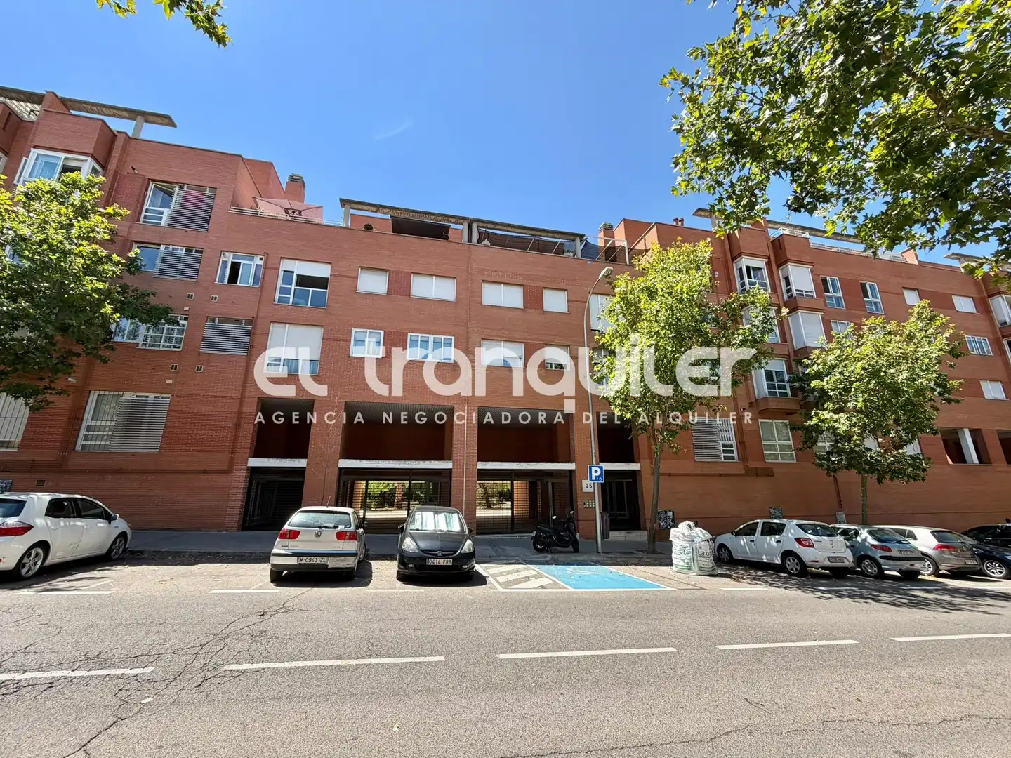 Exterior view of Flat for rent in Madrid  with Air Conditioner, Parquet flooring and Furnished