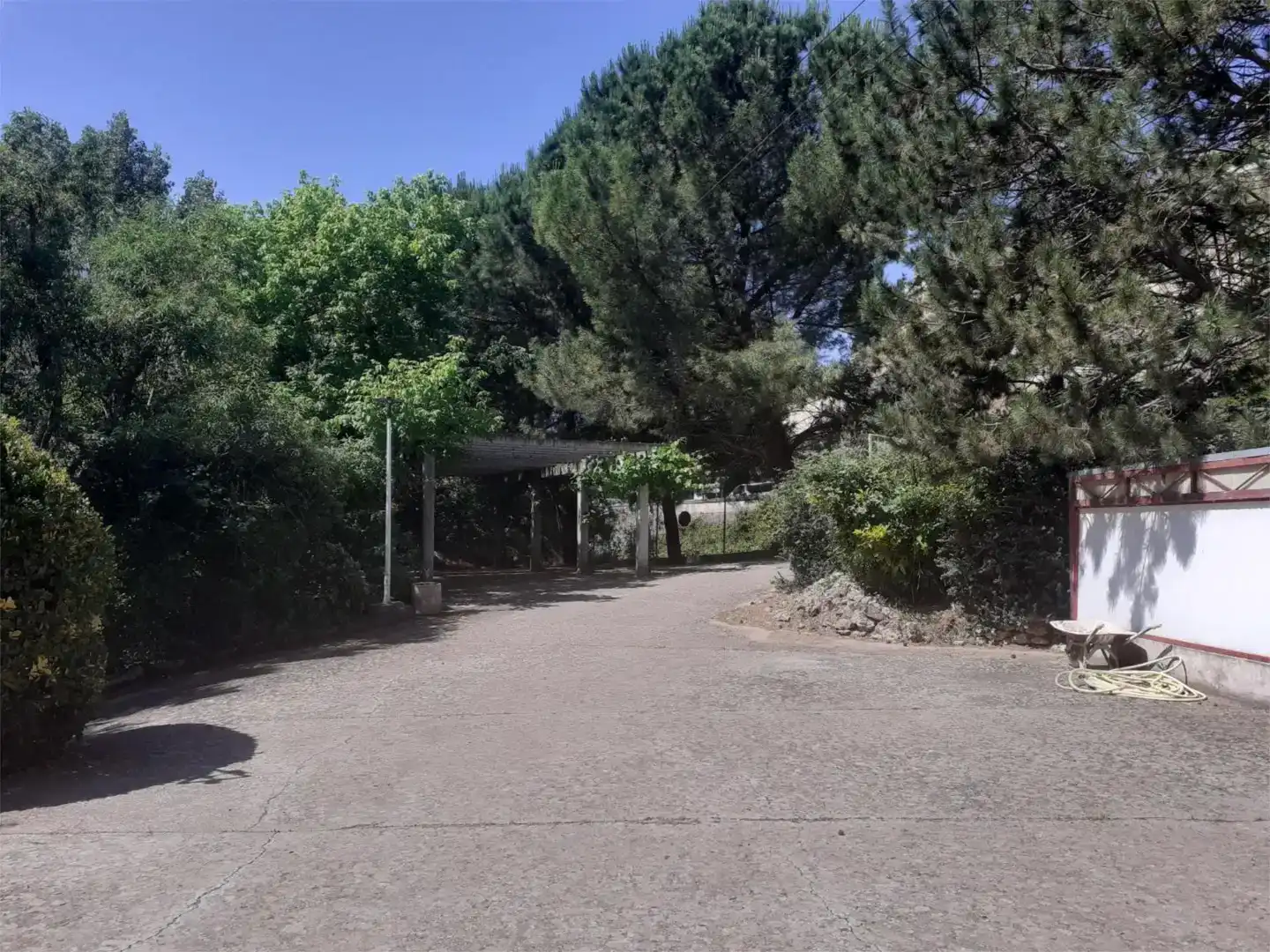 Aparcament de Casa o xalet en venda en Roa amb Jardí privat, Traster i Piscina