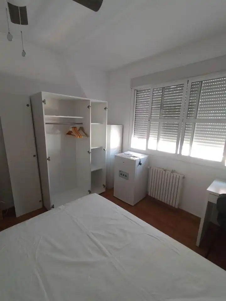 Bedroom of Flat for share in Alcalá de Henares  with Air Conditioner and Furnished