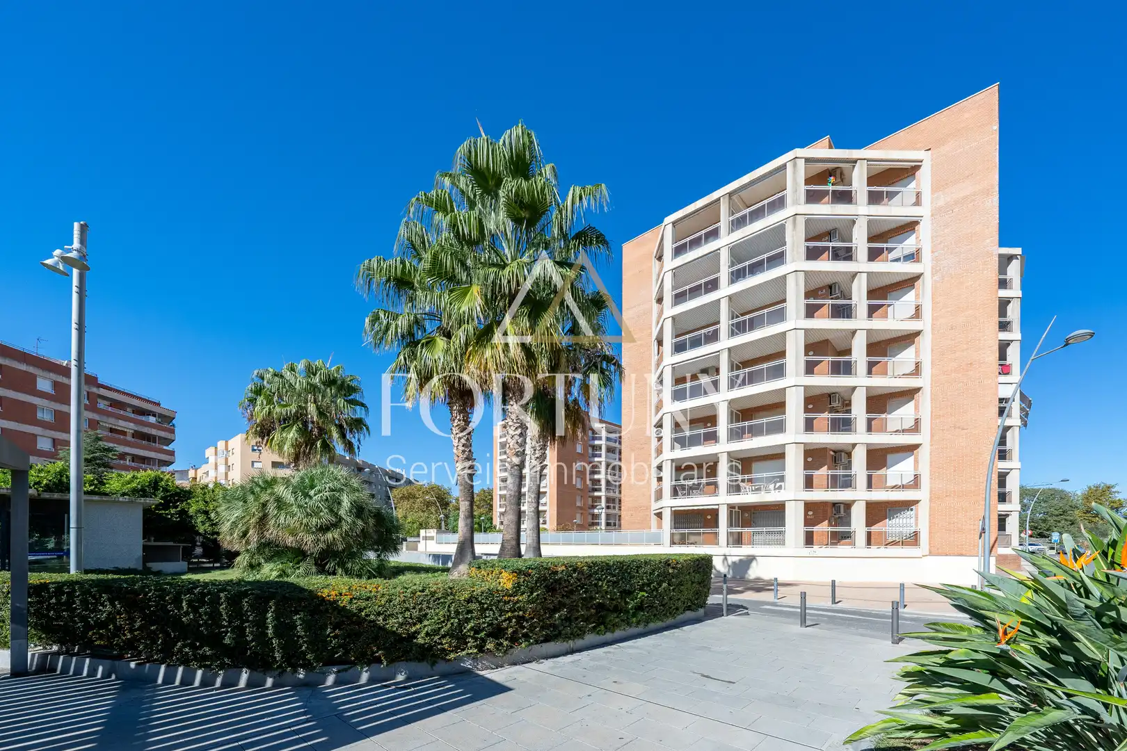 Exterior view of Flat for sale in Vinyols i els Arcs  with Air Conditioner, Swimming Pool and Balcony