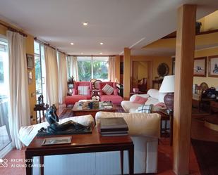 Sala d'estar de Casa o xalet en venda en Sant Andreu de Llavaneres amb Terrassa i Piscina