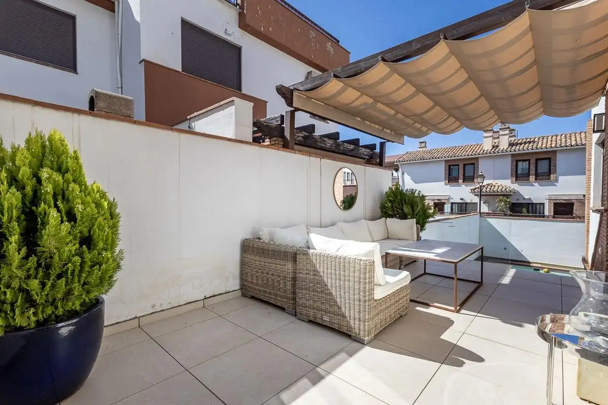 Terrasse von Haus oder Chalet zum Verkauf in Huétor Vega mit Klimaanlage, Heizung und Terrasse