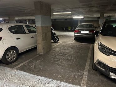 Individuel avec ascenseur à vendre à Les Corts