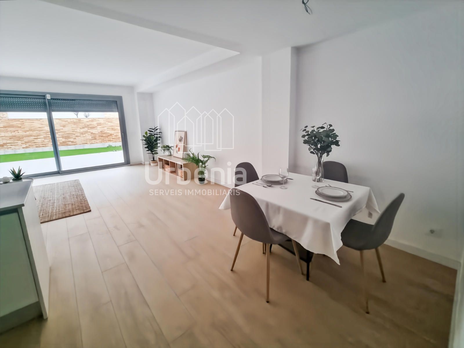 Menjador de Casa o xalet en venda en Mataró amb Aire condicionat, Calefacció i Jardí privat