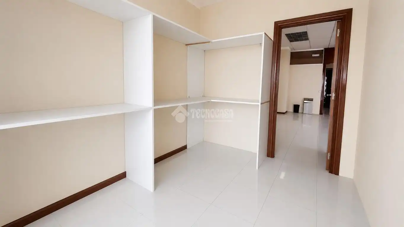 Office for rent in Zaragoza  with Air Conditioner