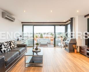 Living room of Attic to rent in  Madrid Capital  with Air Conditioner, Heating and Parquet flooring