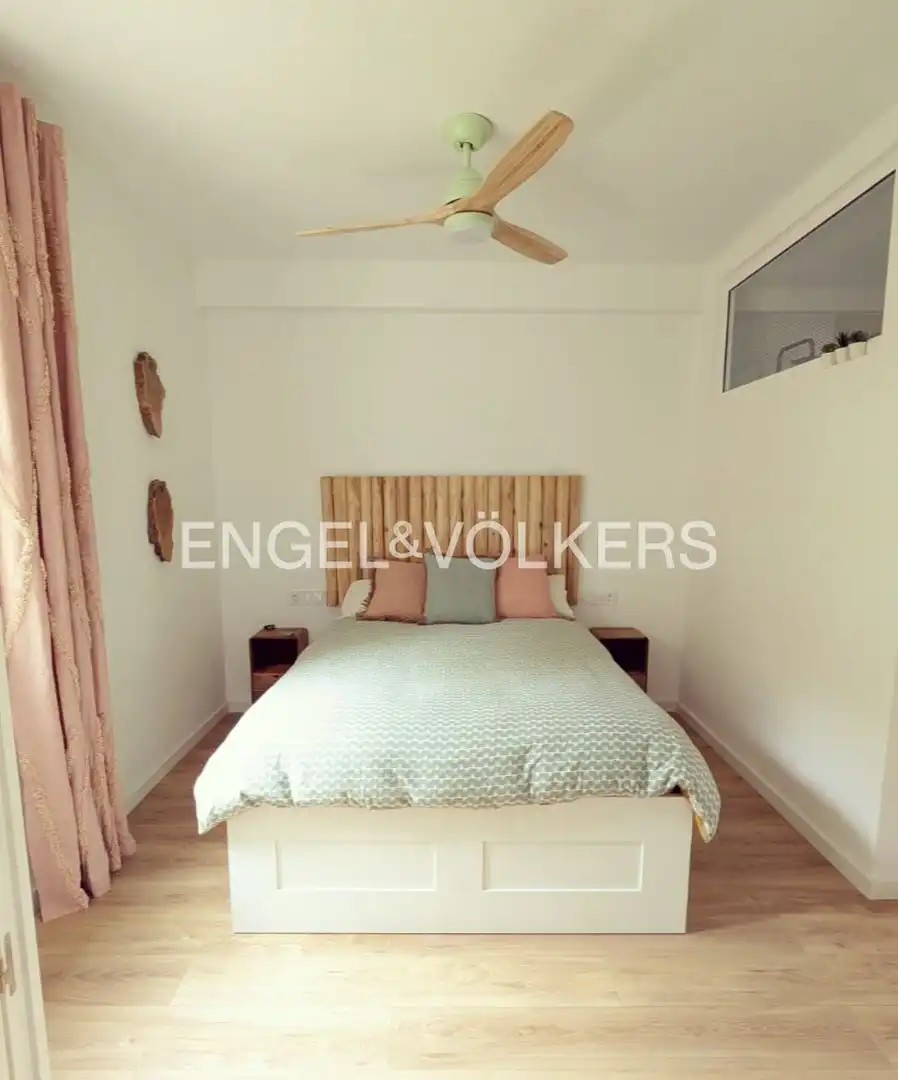 Schlafzimmer von Wohnung zur Miete in Valencia mit Klimaanlage, Heizung und Parkett