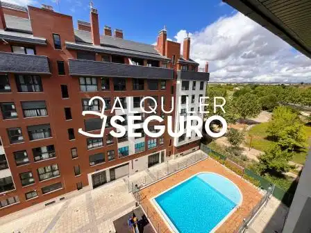 Vista exterior de Piso de alquiler en Valladolid con Calefacción, Terraza y Trastero