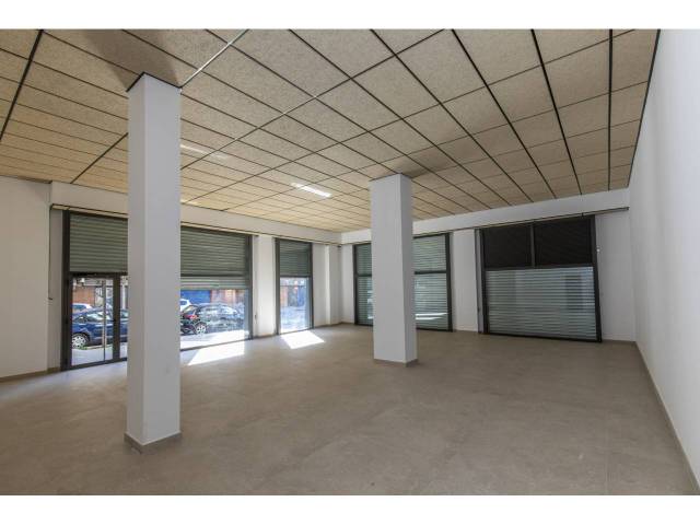 Local comercial en Alquiler en Paseo Muntanya, 127 en Font Verda