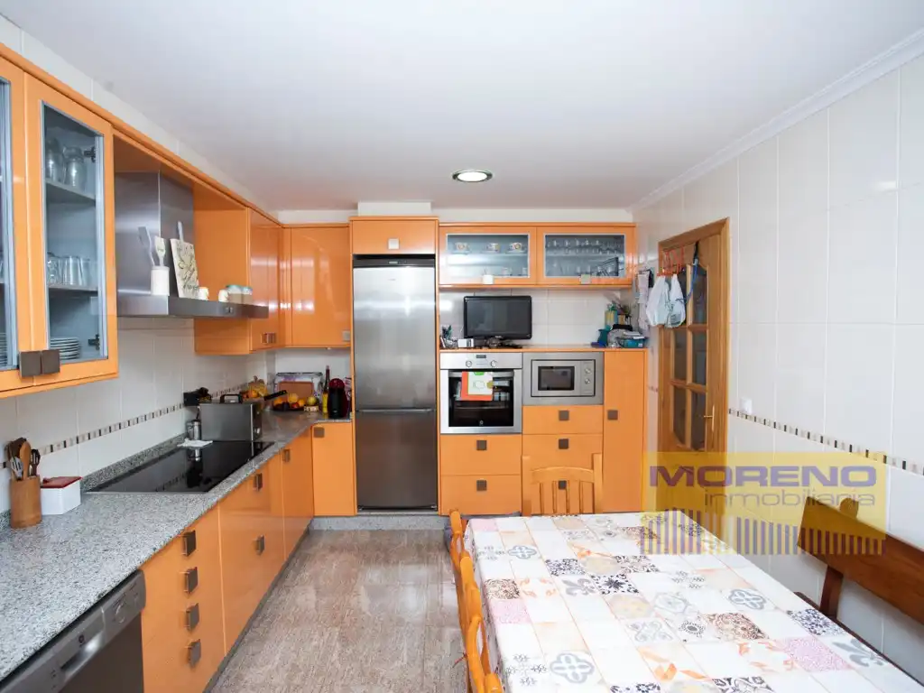 Cuina de Casa o xalet en venda en Sarria