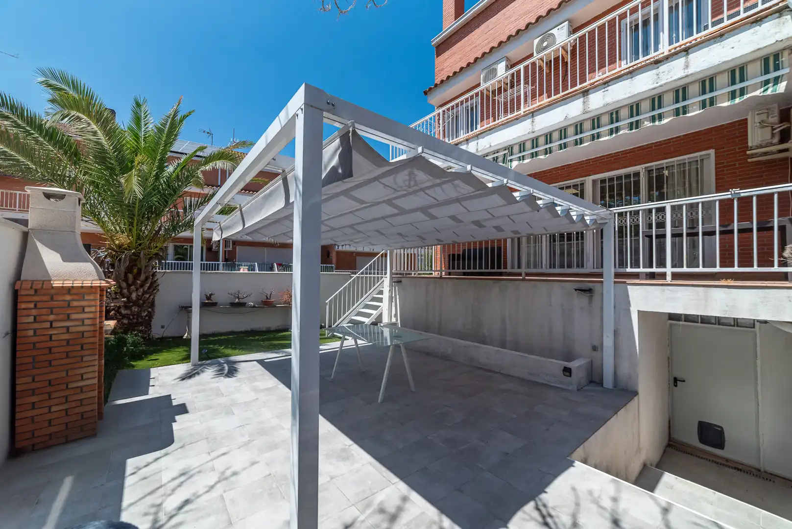 Terrassa de Casa adosada en venda en Móstoles amb Aire condicionat, Calefacció i Jardí privat
