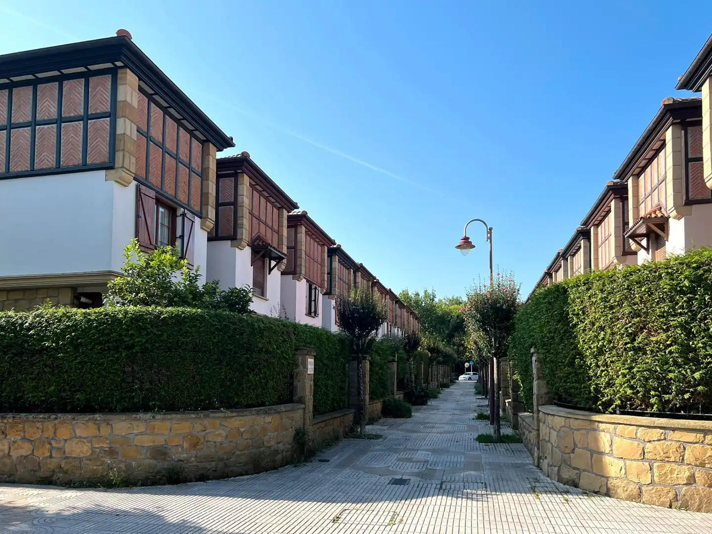 Vista exterior de Casa adosada en venta en Zarautz con Aire acondicionado, Calefacción y Jardín privado