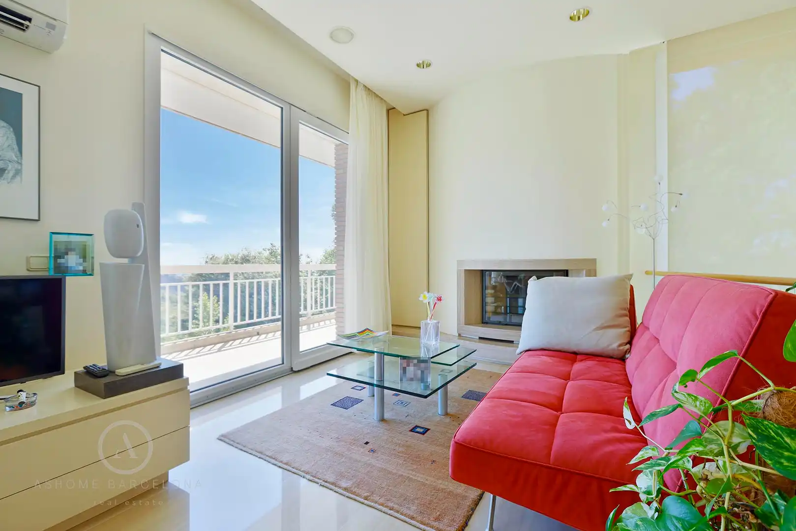 Sala d'estar de Casa o xalet en venda en Castelldefels amb Aire condicionat, Calefacció i Jardí privat