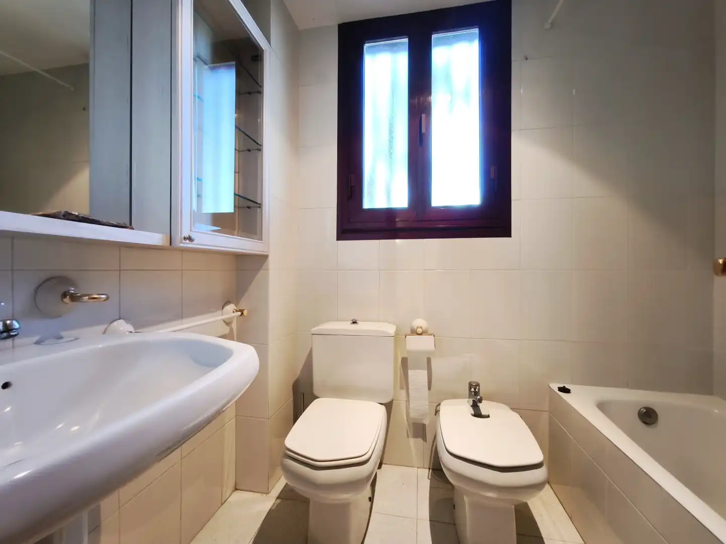 Bany de Casa o xalet en venda en  Logroño amb Calefacció, Parquet i Terrassa