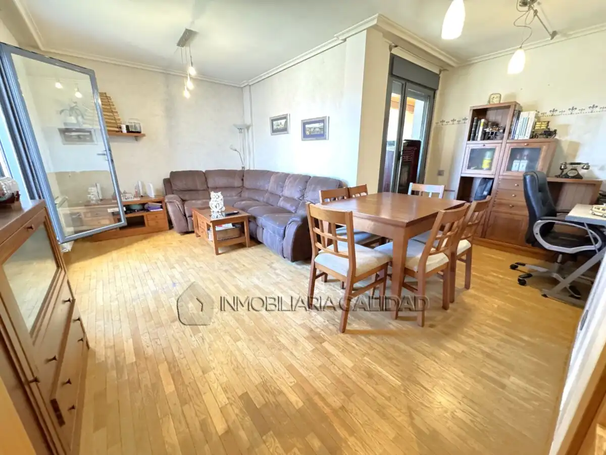 Wohnzimmer von Wohnung zum Verkauf in Burgos mit Heizung, Terrasse und Abstellraum