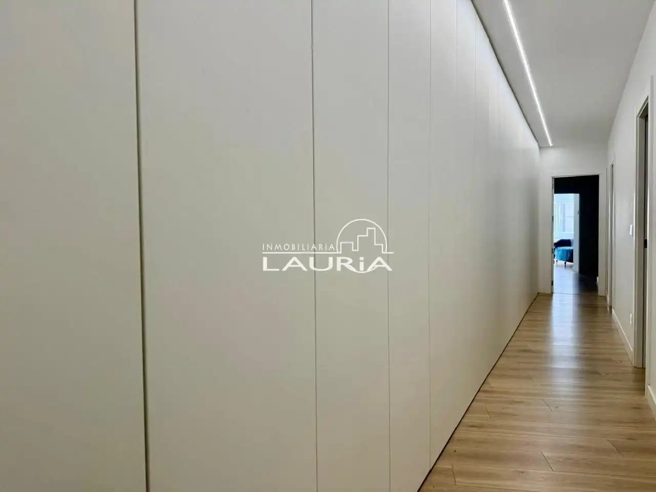 Flat for rent in Valencia  with Air Conditioner, Parquet flooring and Furnished