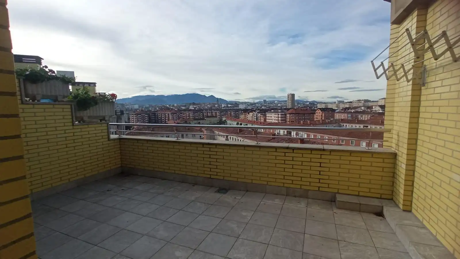 Terraza de Ático de alquiler en Oviedo  con Calefacción, Terraza y Trastero