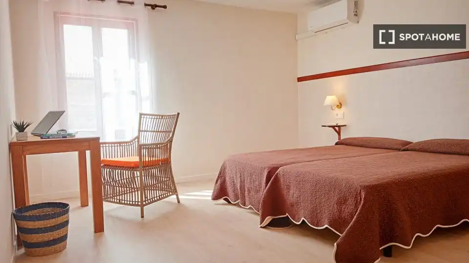 Bedroom of Flat for share in  Palma de Mallorca  with Air Conditioner, Heating and Terrace