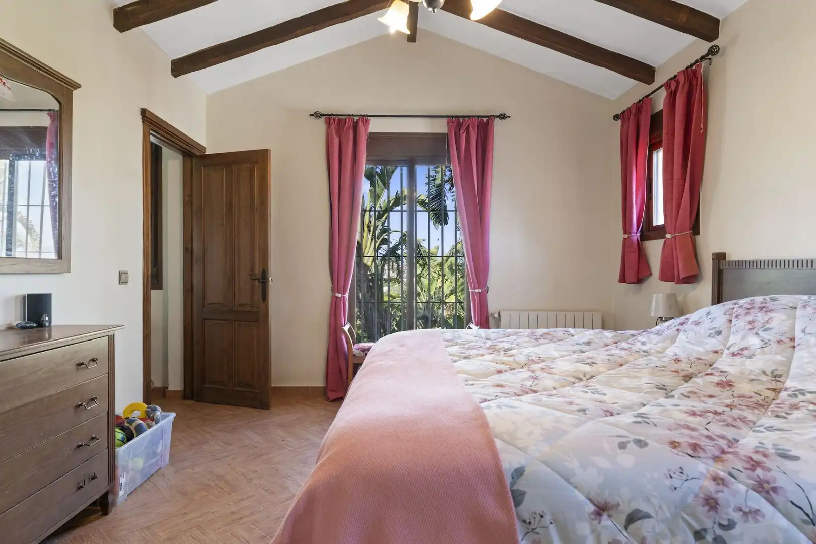 Habitación de Casa o chalet en venta en Alhaurín El Grande con Aire acondicionado y Piscina