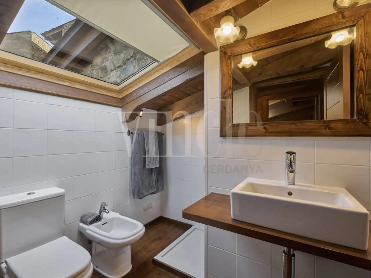 Baño de Casa o chalet en venta en Bellver de Cerdanya con Calefacción, Jardín privado y Parquet