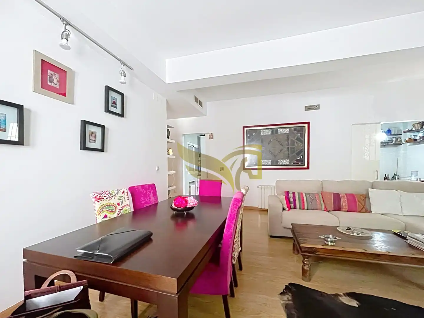 Living room of Flat for sale in Sevilla  with Air Conditioner, Heating and Storage room