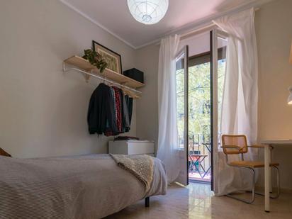 Bedroom of Flat to share in  Barcelona Capital  with Heating, Furnished and Washing machine