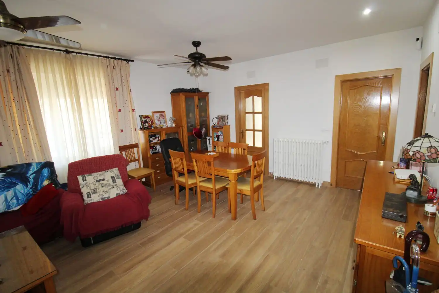 Sala d'estar de Casa adosada en venda en Ciudad Real amb Aire condicionat i Calefacció