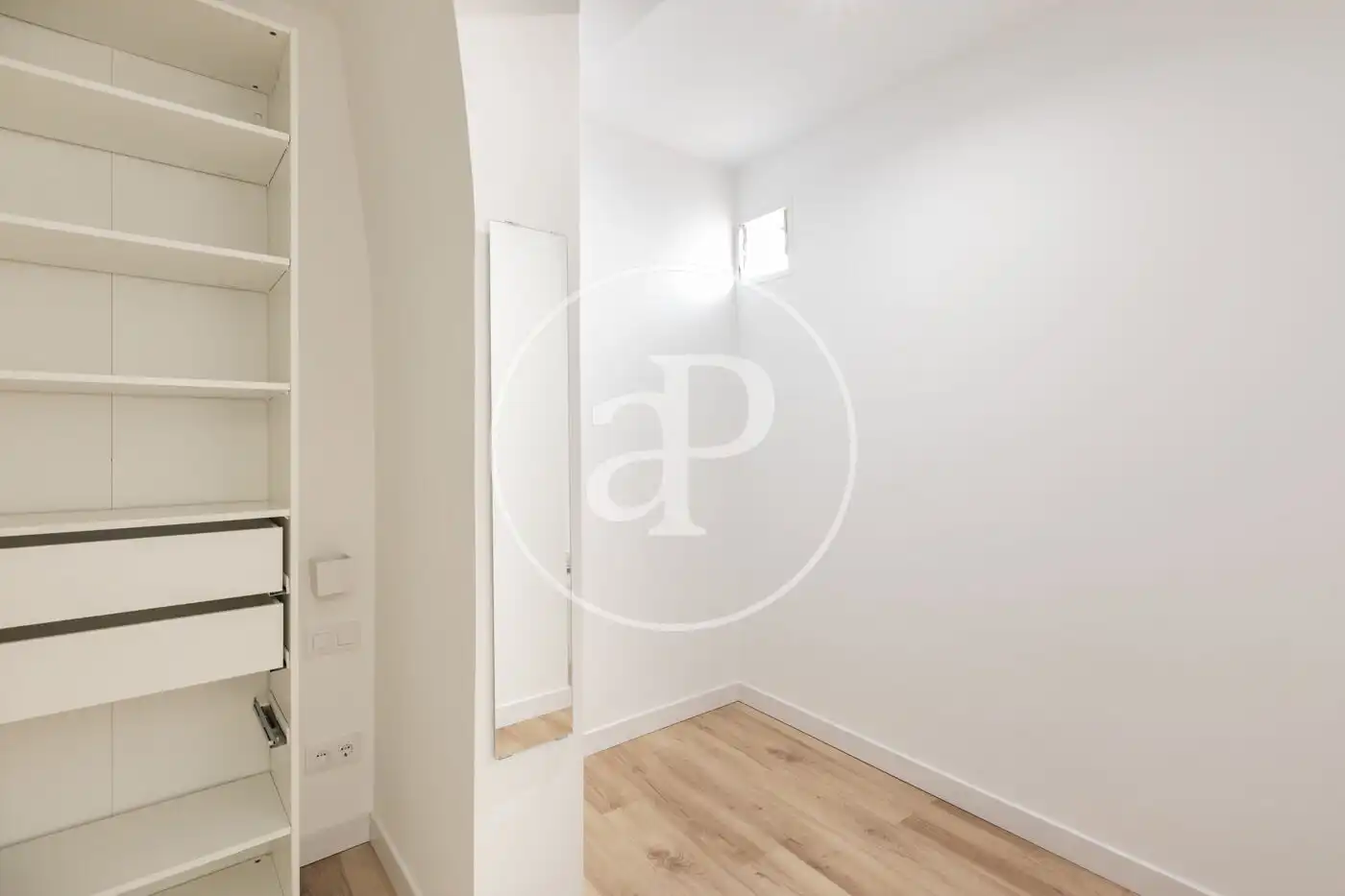 Piso de alquiler en Corre. Baja de San Pablo, Universidad - Malasaña