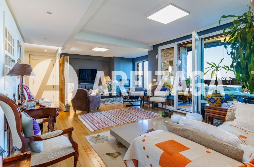 Living room of Flat for sale in Donostia - San Sebastián   with Heating, Private garden and Terrace
