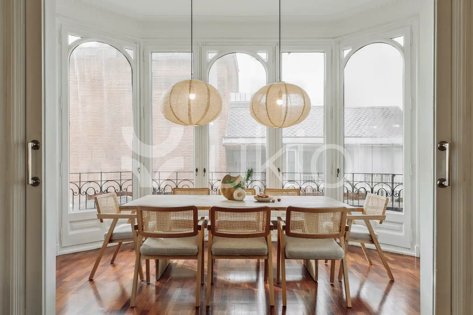 Comedor de Apartamento de alquiler en  Barcelona Capital con Aire acondicionado, Calefacción y Amueblado