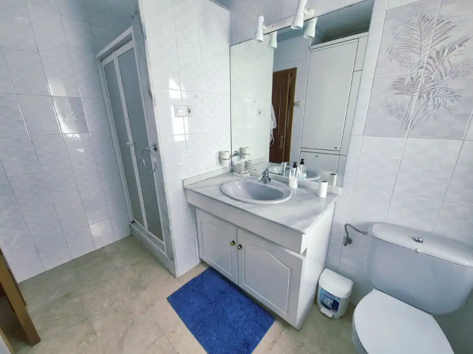 Bany de Apartament en venda en Mijas amb Aire condicionat, Terrassa i Moblat