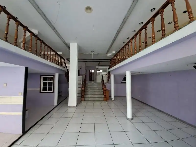 Local comercial en venda a Rúa Concepción Arenal, imagen 2
