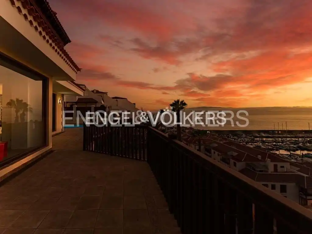 Houses for sale in Acantilados de Los Gigantes