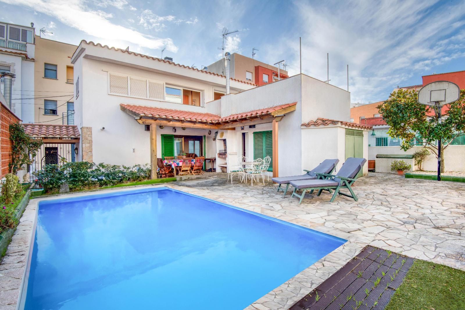 Exterior view of Single-family semi-detached for sale in Sant Feliu de Guíxols  with Heating, Terrace and Swimming Pool