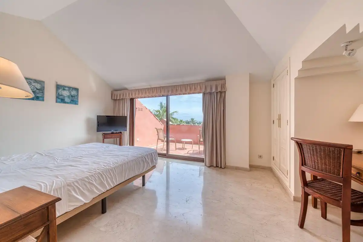 Dormitori de Dúplex en venda en Marbella amb Aire condicionat, Terrassa i Traster