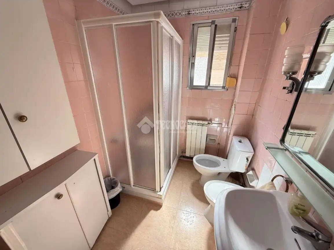 Baño de Piso en venta en Talavera de la Reina con Aire acondicionado, Calefacción y Amueblado