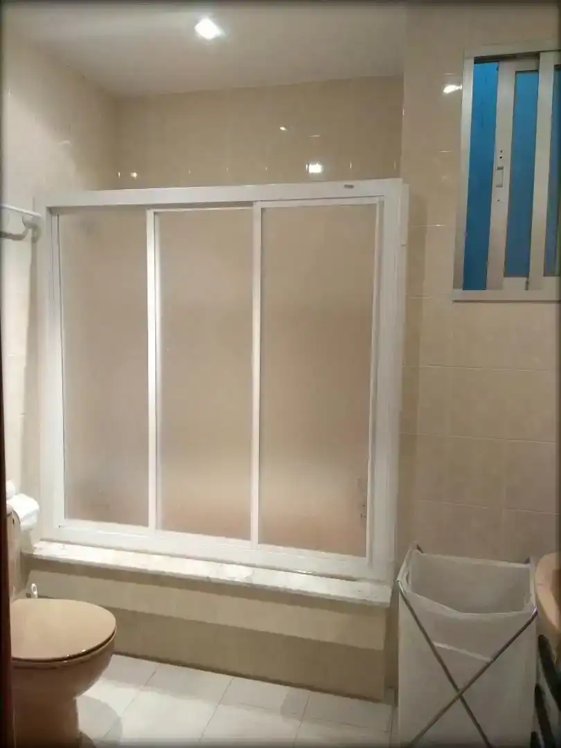 Baño de Piso en venta en Verín con Parquet, Amueblado y Horno