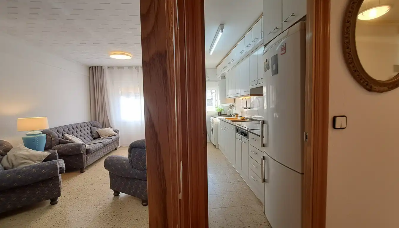 Küche von Wohnung zum Verkauf in Tarragona mit Klimaanlage und Ofen