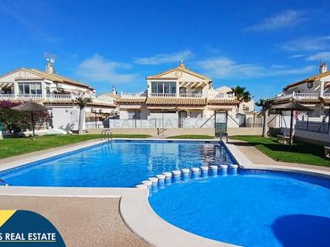 Dúplex amb piscina en venda a Orihuela Costa