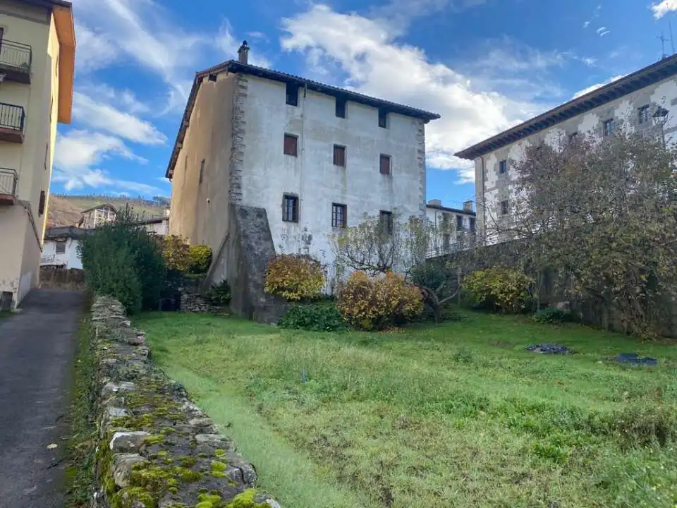 Vista exterior de Casa o xalet en venda en Berastegi amb Jardí privat i Traster