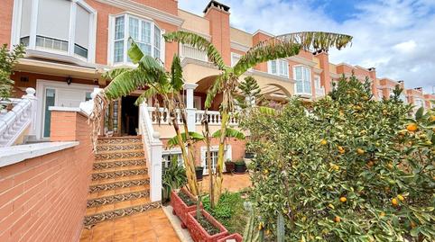 Foto 2 de Casa adosada en venta en Los Molinos - Villa Blanca, Almería