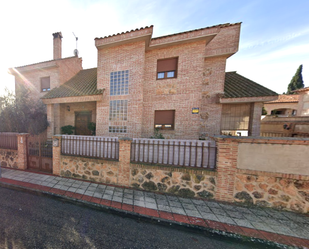 Vista exterior de Casa adosada en venda en Cobisa