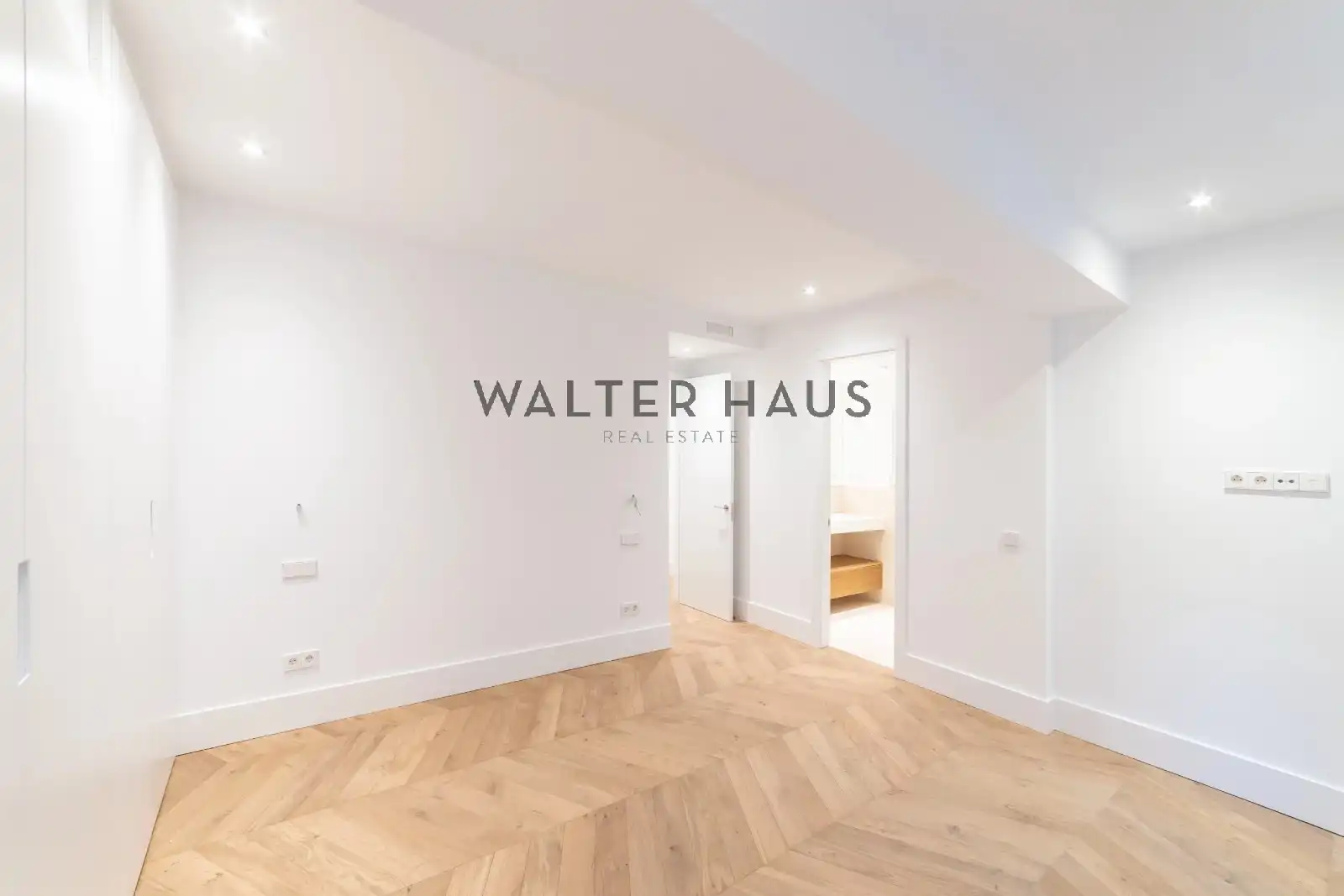 Flat with terrace for sale in Calle de Casado del Alisal, imagen 28